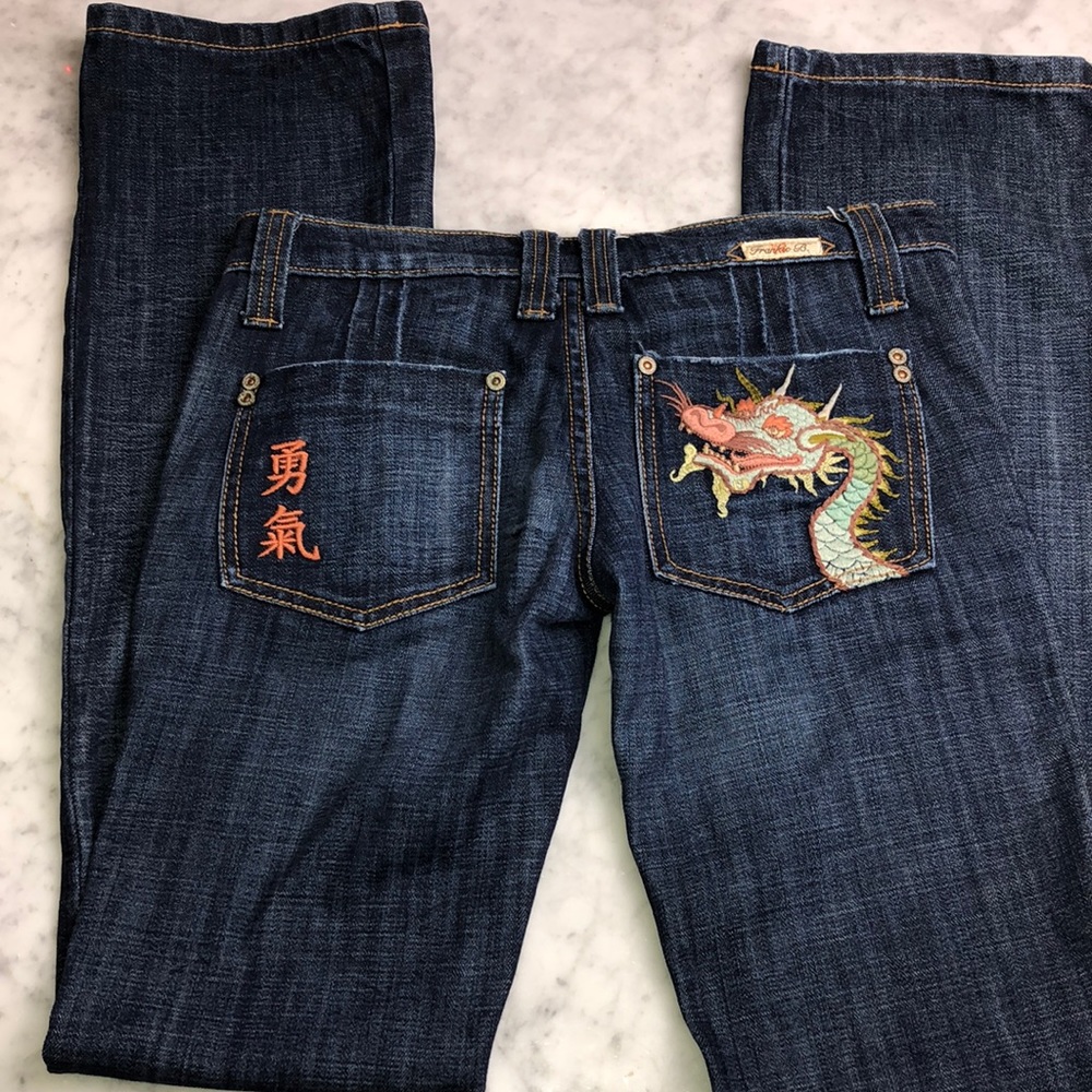 Frankie B. Dragon embroidered Boot cut jeans Size 4